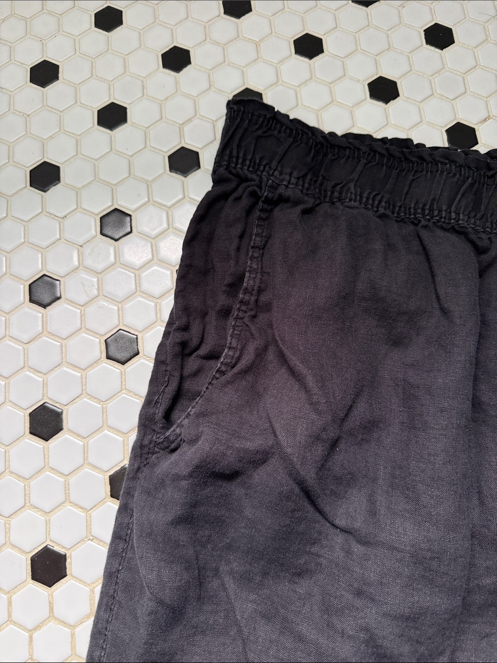 H&M Black Wide-Leg Cropped Pants - Picture 2 of 3
